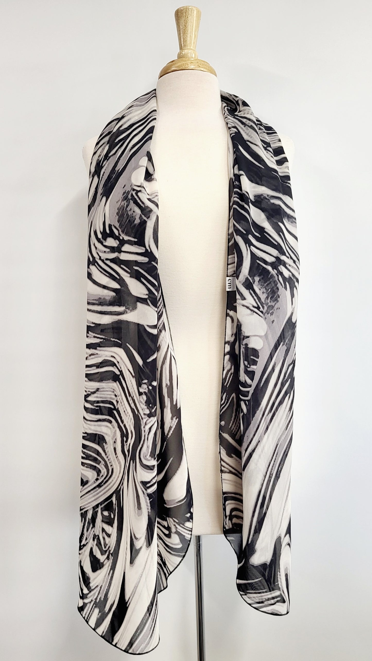 Foulard long imprimé abstrait tons de gris