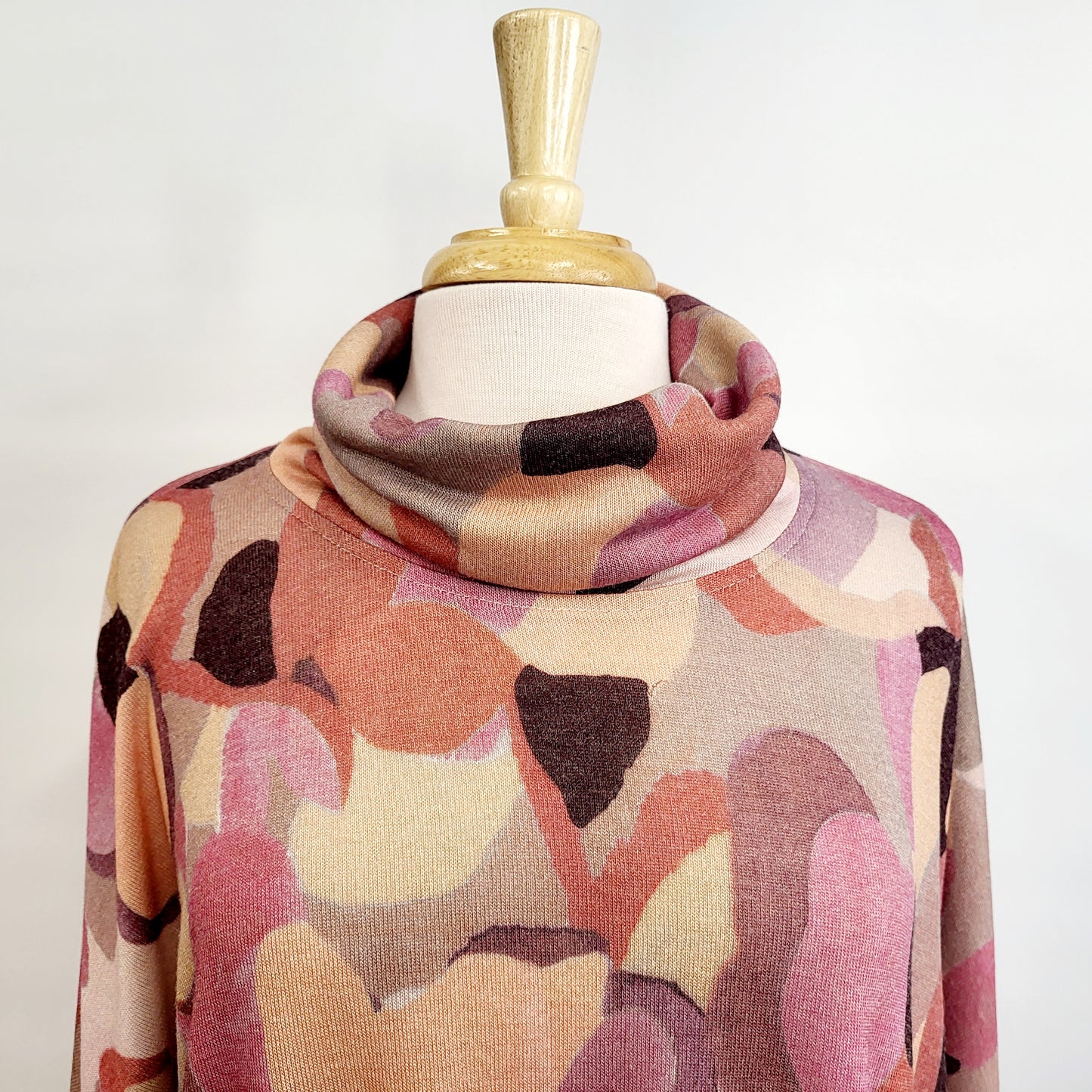"Nadine" dress/tunic with soft collar, lightweight knit in shades of pink.