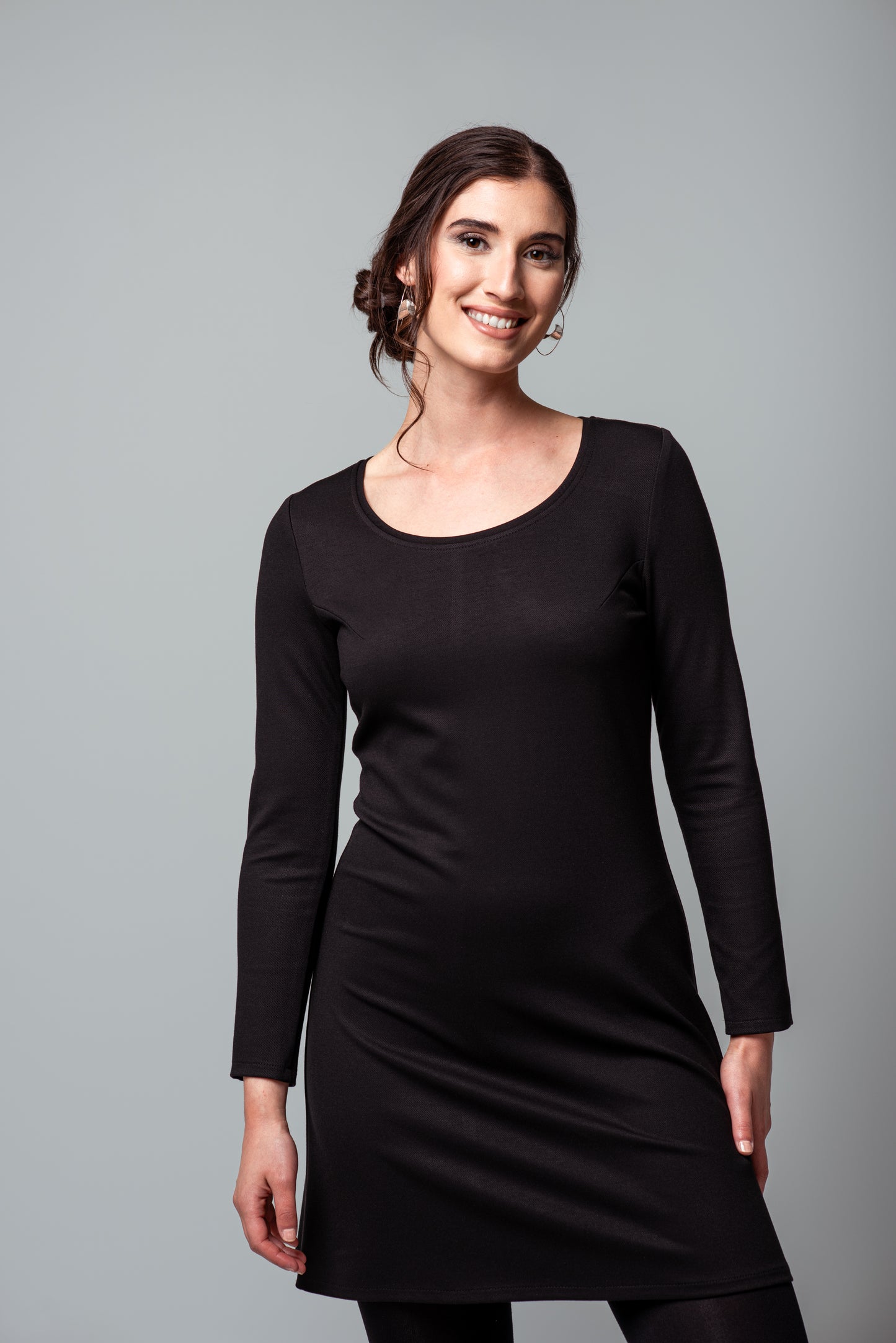Robe Michelle noire à manches longues