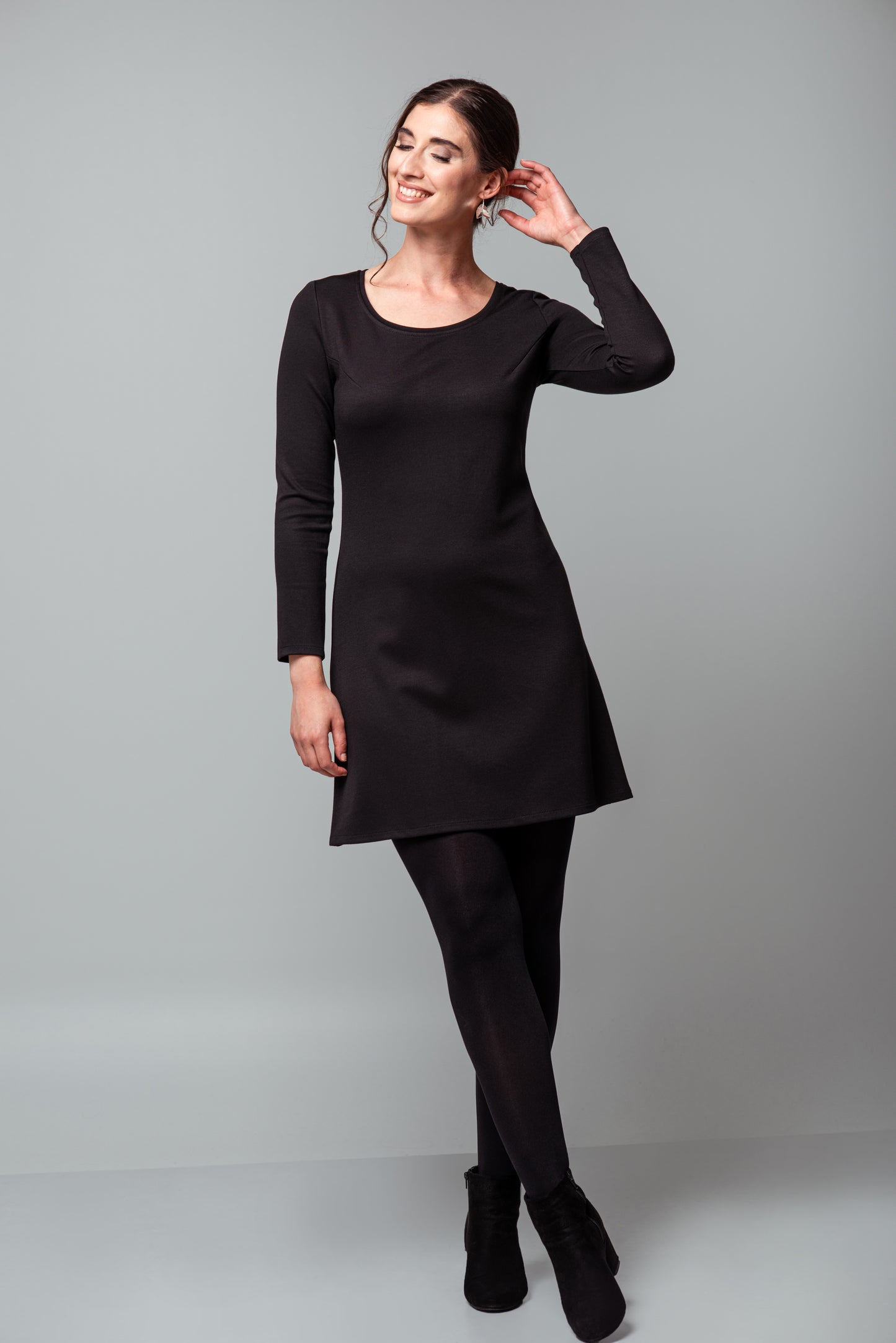 Robe Michelle noire à manches longues