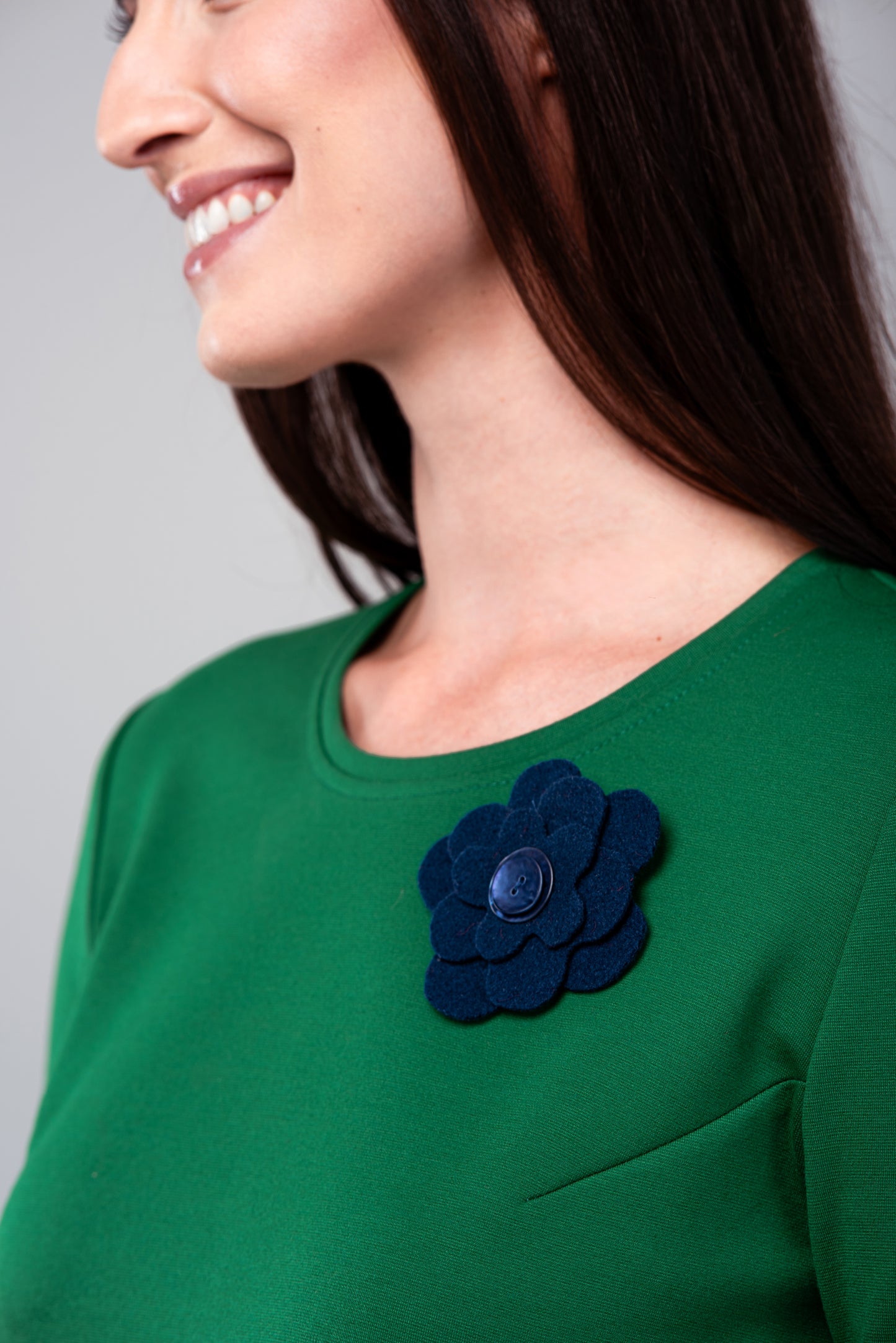 Broche fleur en laine