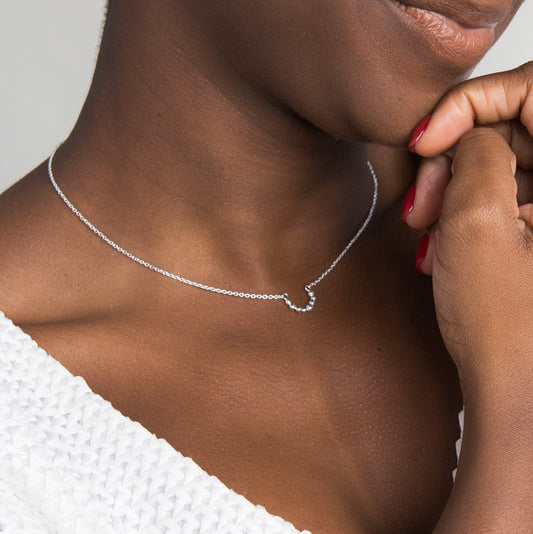 MK - Astrée - Collier en argent sterling avec pendentif demi-cercle - N101