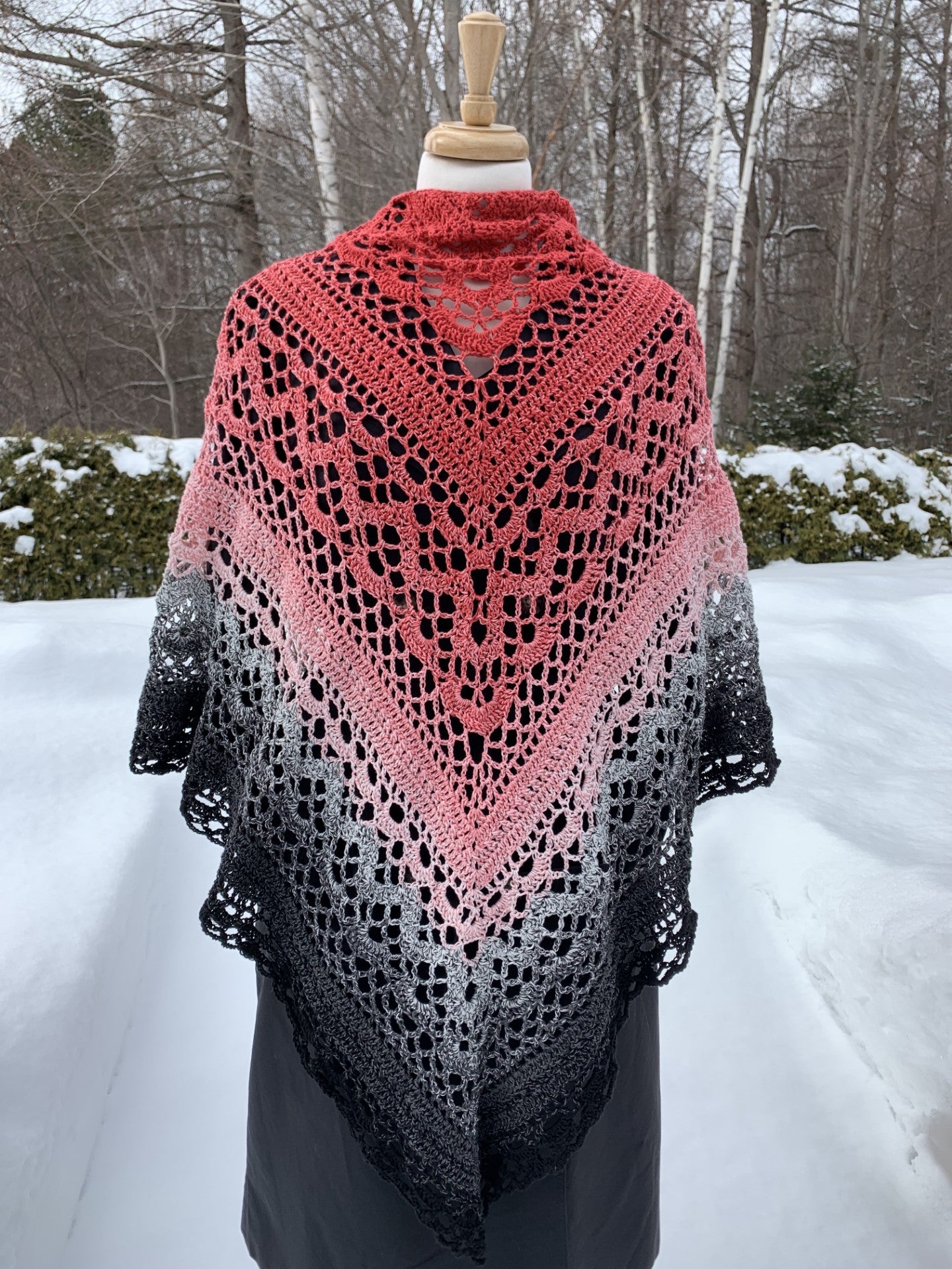 MPA - Large triangle shawl, color gradient from red to black