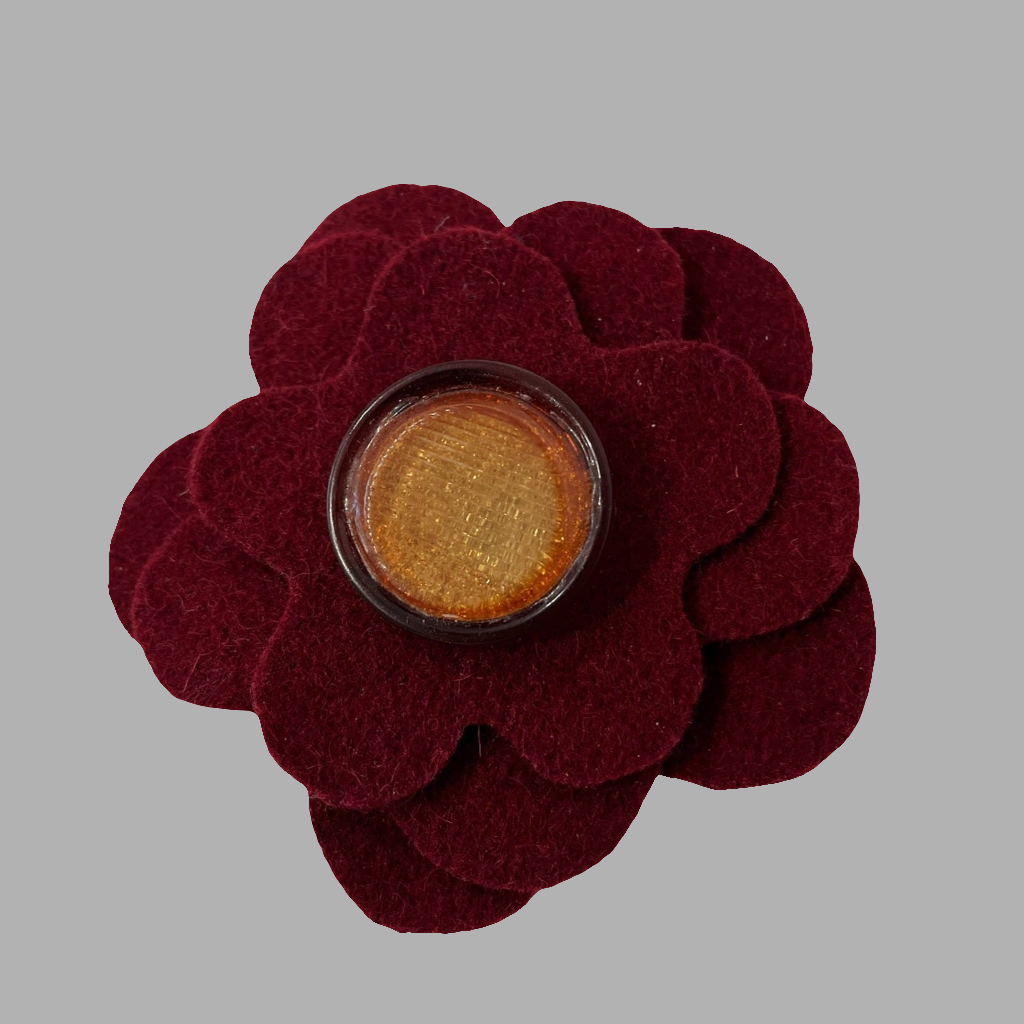 Broche fleur en laine
