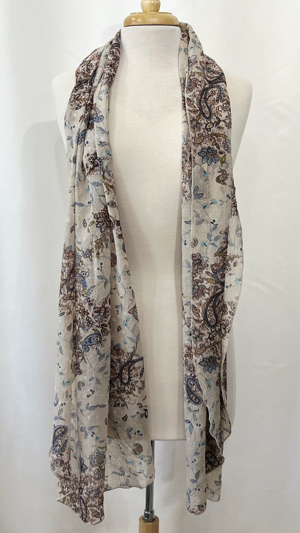 Foulard long et léger à motif paisley et floral