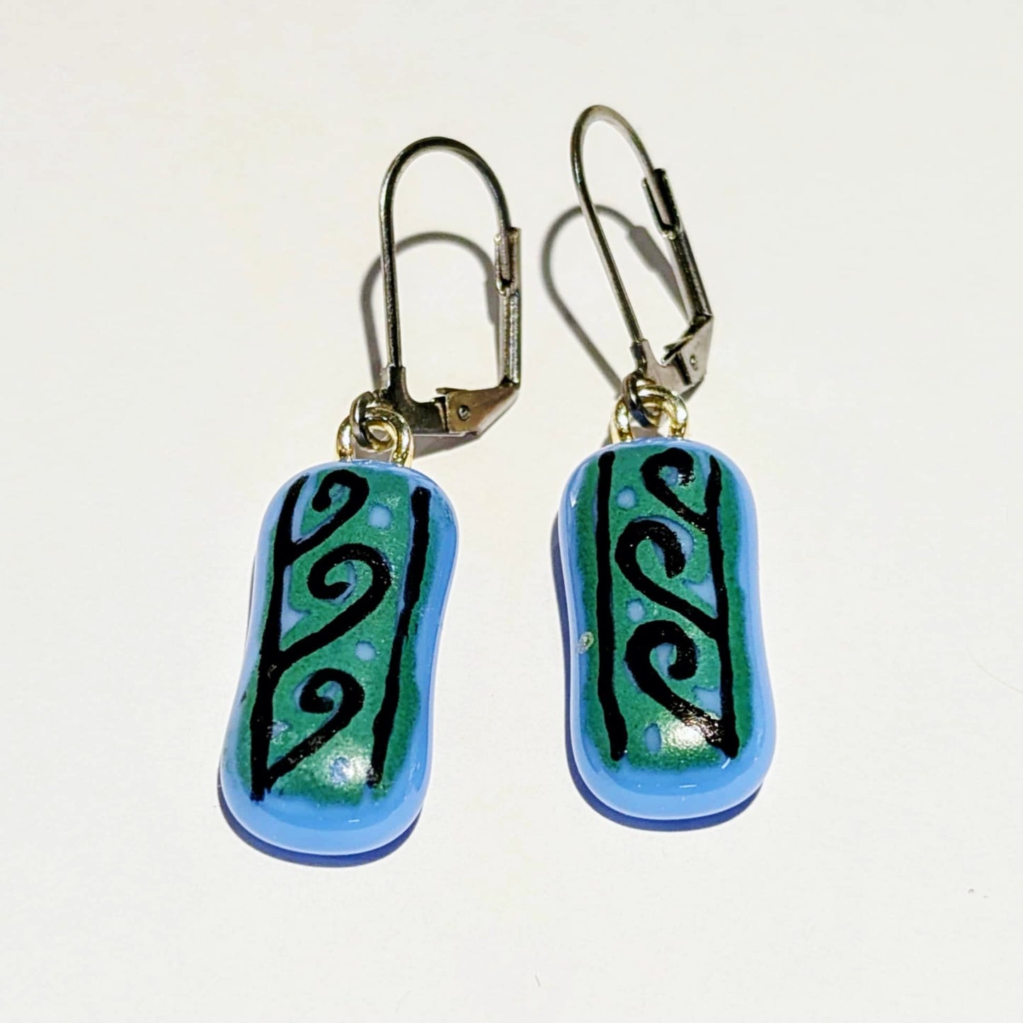 Boucles d'oreilles colorées en verre fusionné - Laparé bijoux.