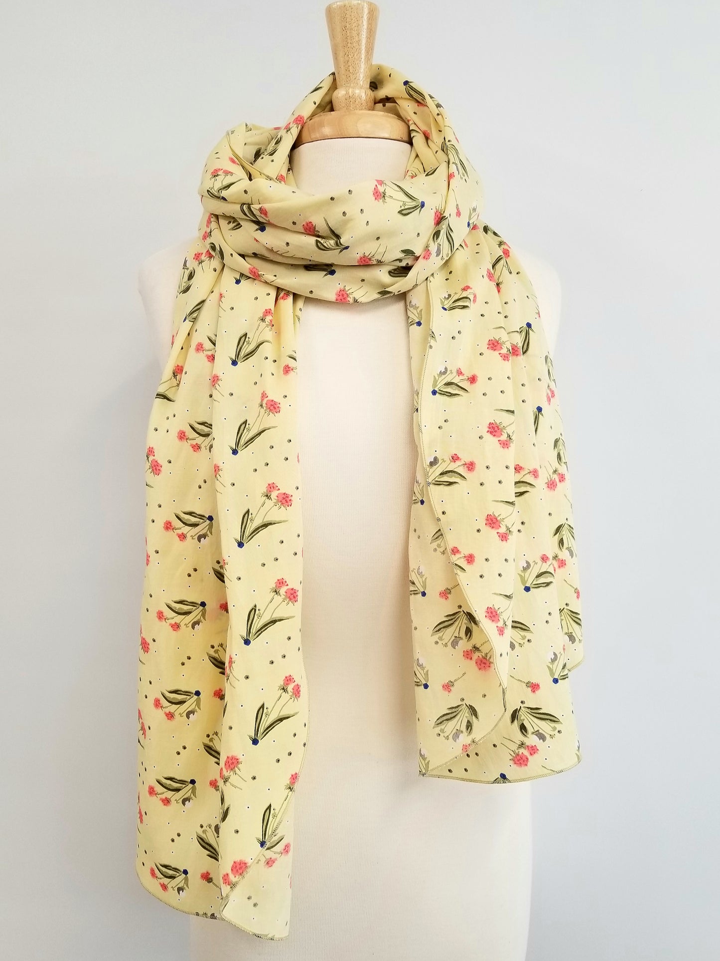 Foulard long en coton, motifs fleuris