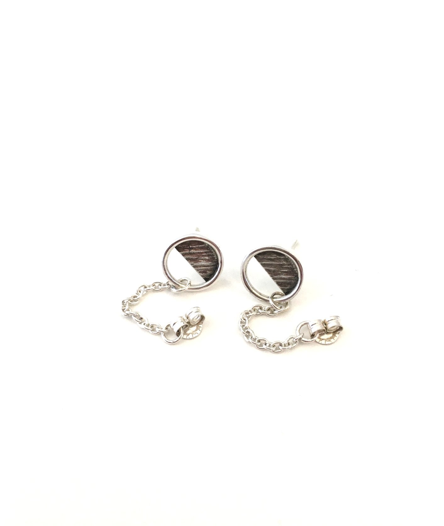 PE21-02 round silver earrings with chain