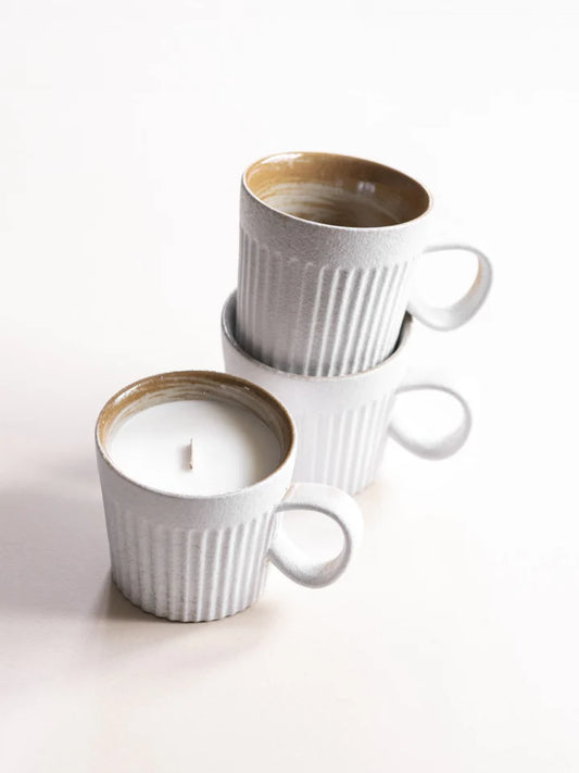 UPS - Bougie dans une tasse - Beurre de cacao et prune