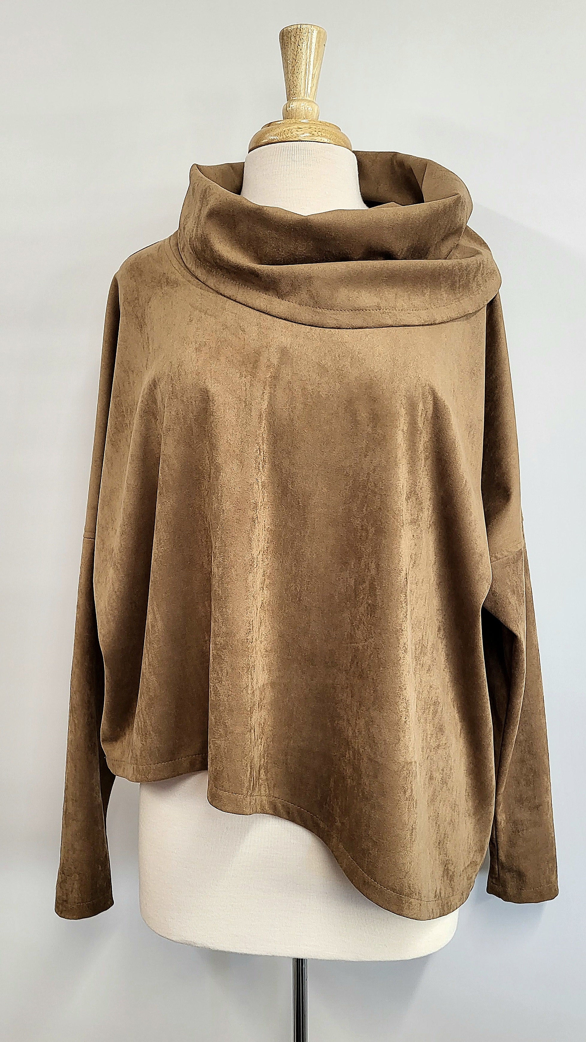 Haut ample et asymétrique en ultrasuède - Christine Mercier atelier-boutique