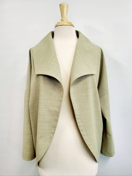''Lola'' veste ample en pure laine ultra fine, vert sauge.