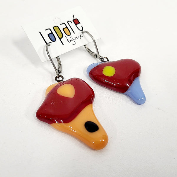 LAP - Boucles asymétriques d'oreilles en verre fusionné, Laparé bijoux.