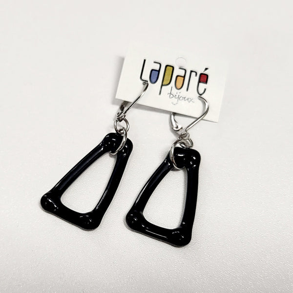LAP - Boucles d'oreilles géométriques noires en verre fusionné.