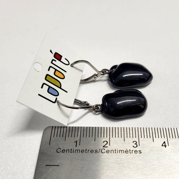 LAP - Boucles d'oreilles en verre fusionné noir, Laparé bijoux.