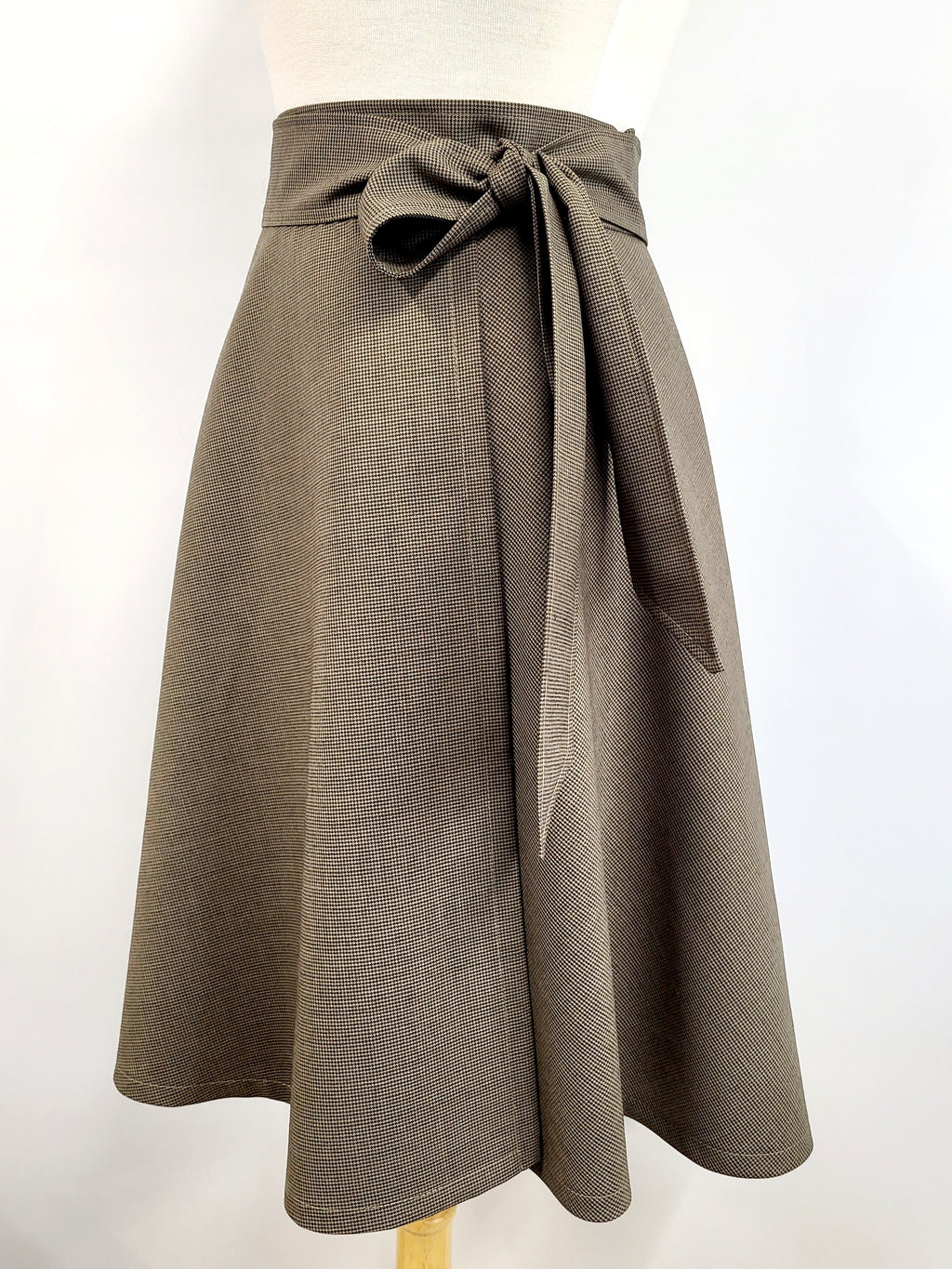 Jupe portefeuille en laine fine