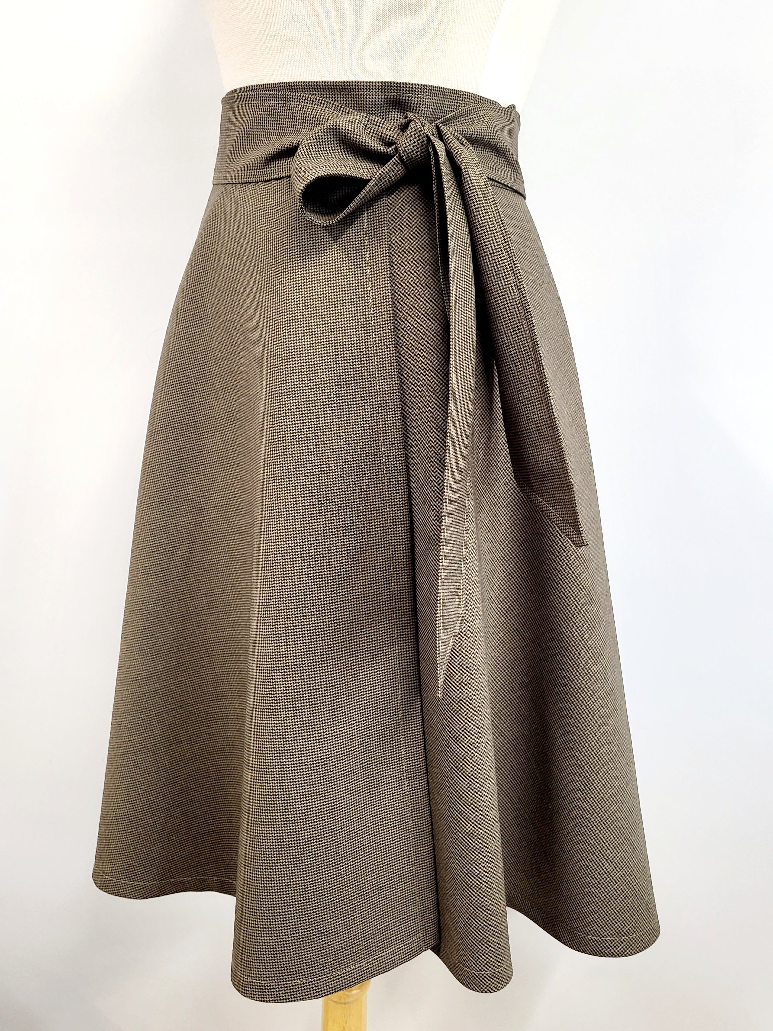 Jupe portefeuille en laine fine