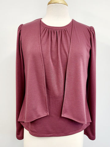 Twin-set en doux tricot rose antique.