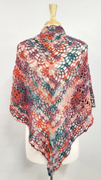 MPA - Châle triangulaire multicolore tricoté au crochet