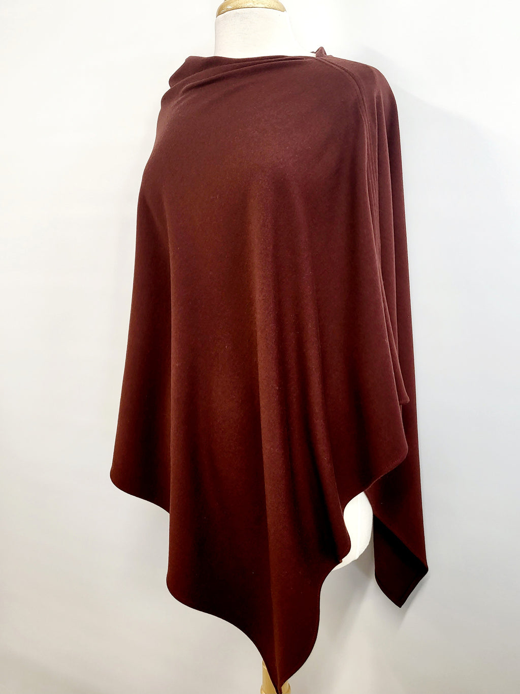Poncho long asymétrique en tricot de laine mérinos brun-rouge