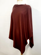 Poncho long asymétrique en tricot de laine mérinos brun-rouge