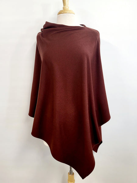Poncho long asymétrique en tricot de laine mérinos brun-rouge