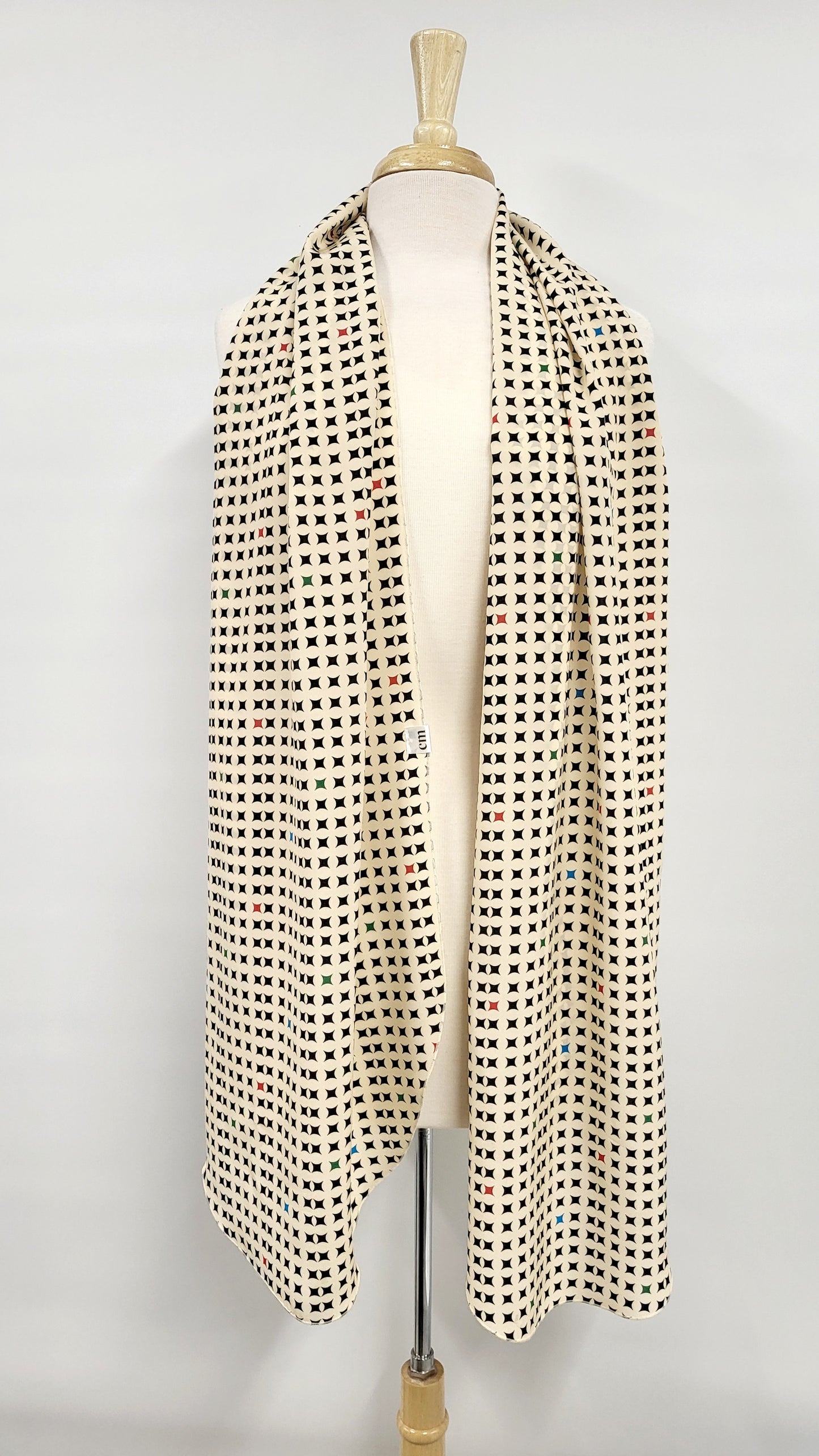 Foulard long en soie, crème et noir avec petites touches de couleurs