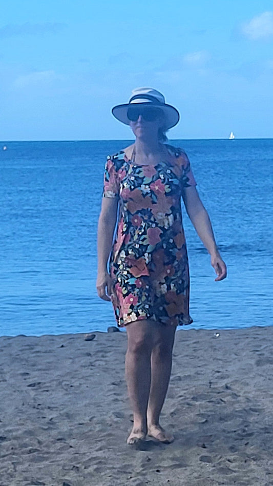 Robe ''Christine'' en jersey de bambou imprimé de fleurs joyeuses.