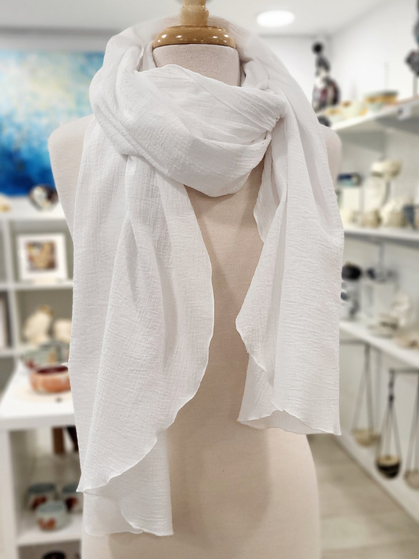 Foulard long et léger en coton gaufré blanc