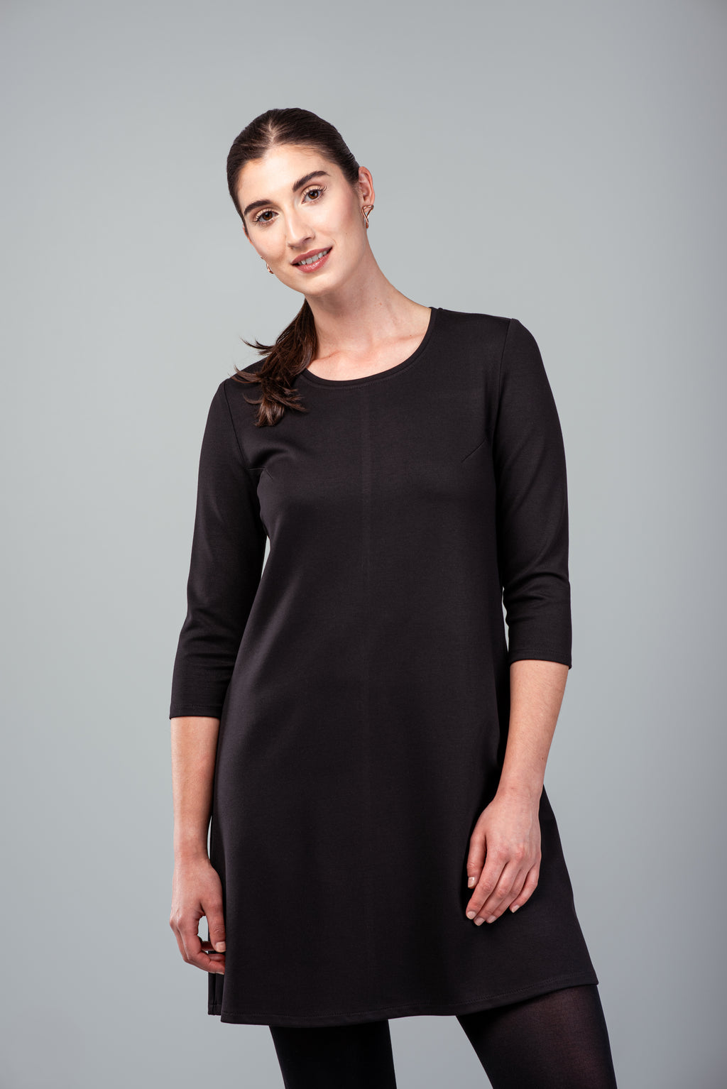 Robe Christine noire à manches trois-quarts