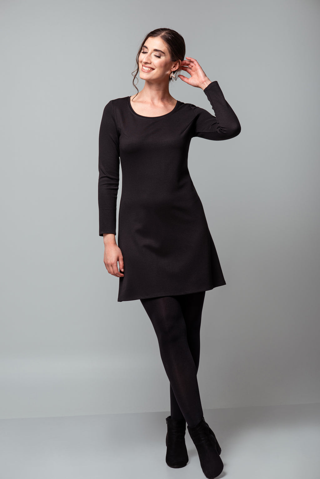 Robe Michelle noire à manches longues