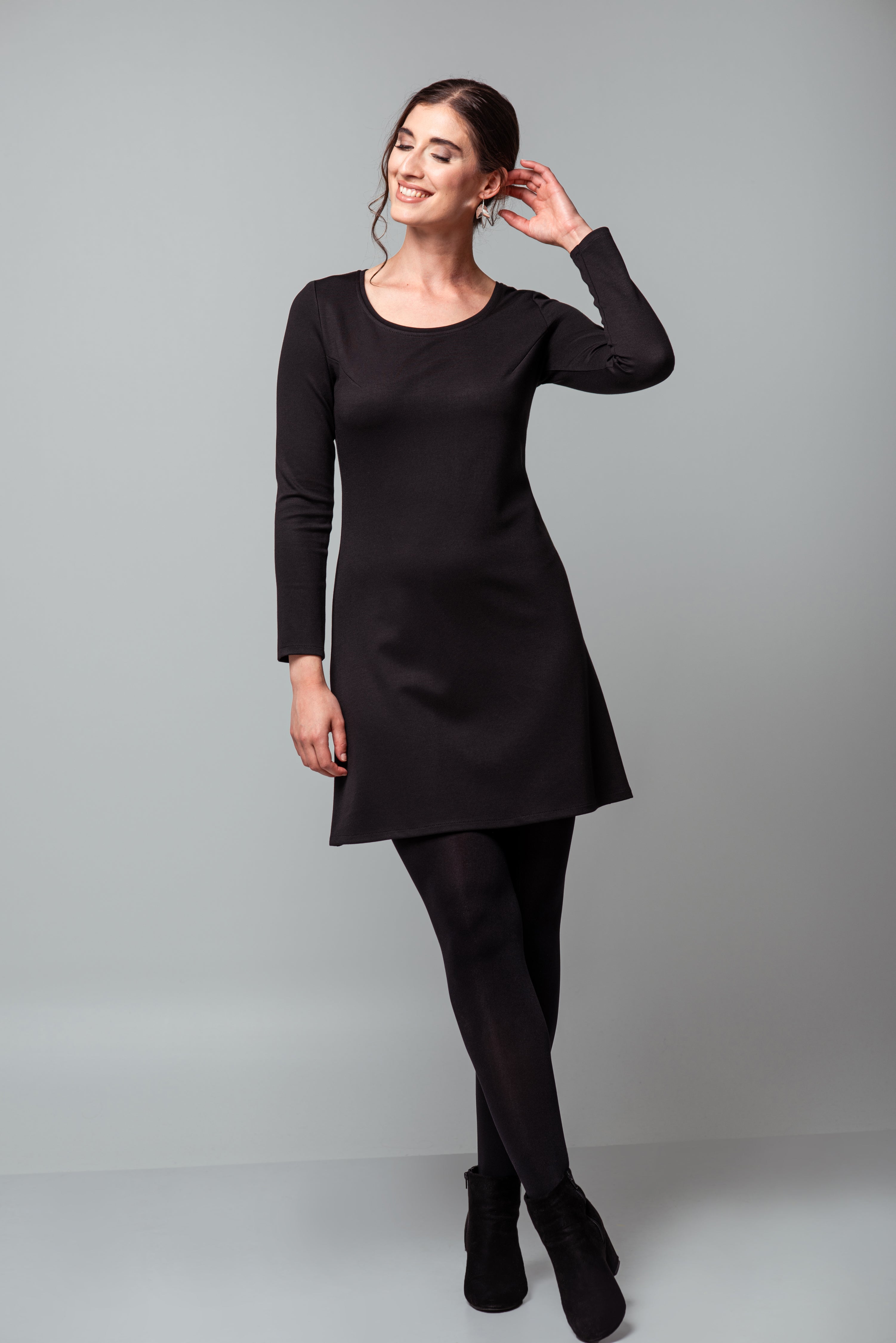 Robe Michelle noire à manches longues