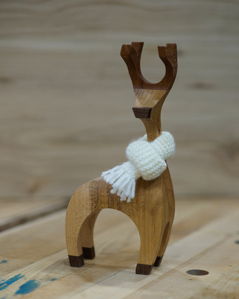 TDB - Cerf emmitouflé, décoration bois et tricot