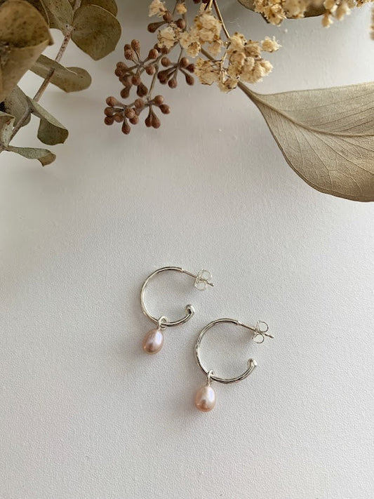 Anneaux en argent avec perle rose amovible. H21-01