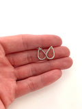 Boucles d’oreilles gouttes délicates avec péridot Sey Gou-04