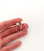 Boucles d’oreilles gouttes avec rond texturé en argent Sey Gou-05