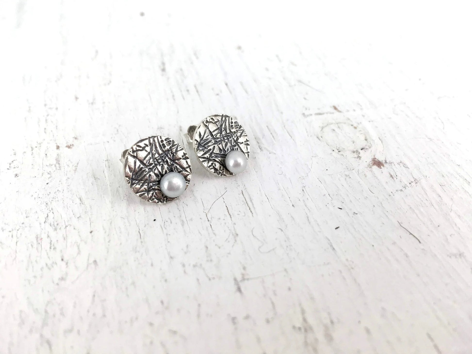 Boucles d'oreilles argent et perle.  H193 - Christine Mercier atelier-boutique