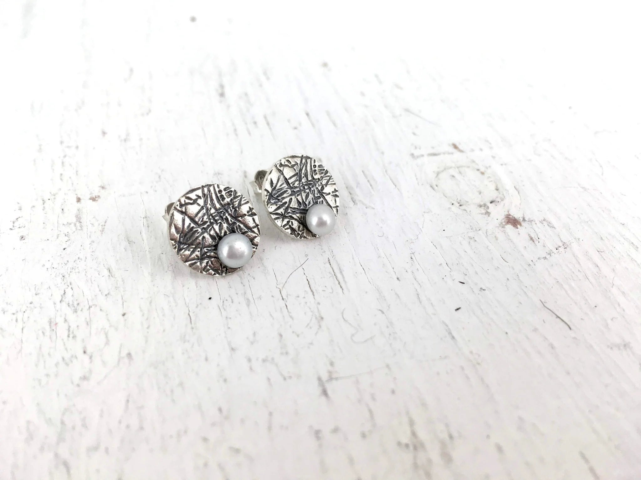 Boucles d'oreilles argent et perle.  H193 - Christine Mercier atelier-boutique
