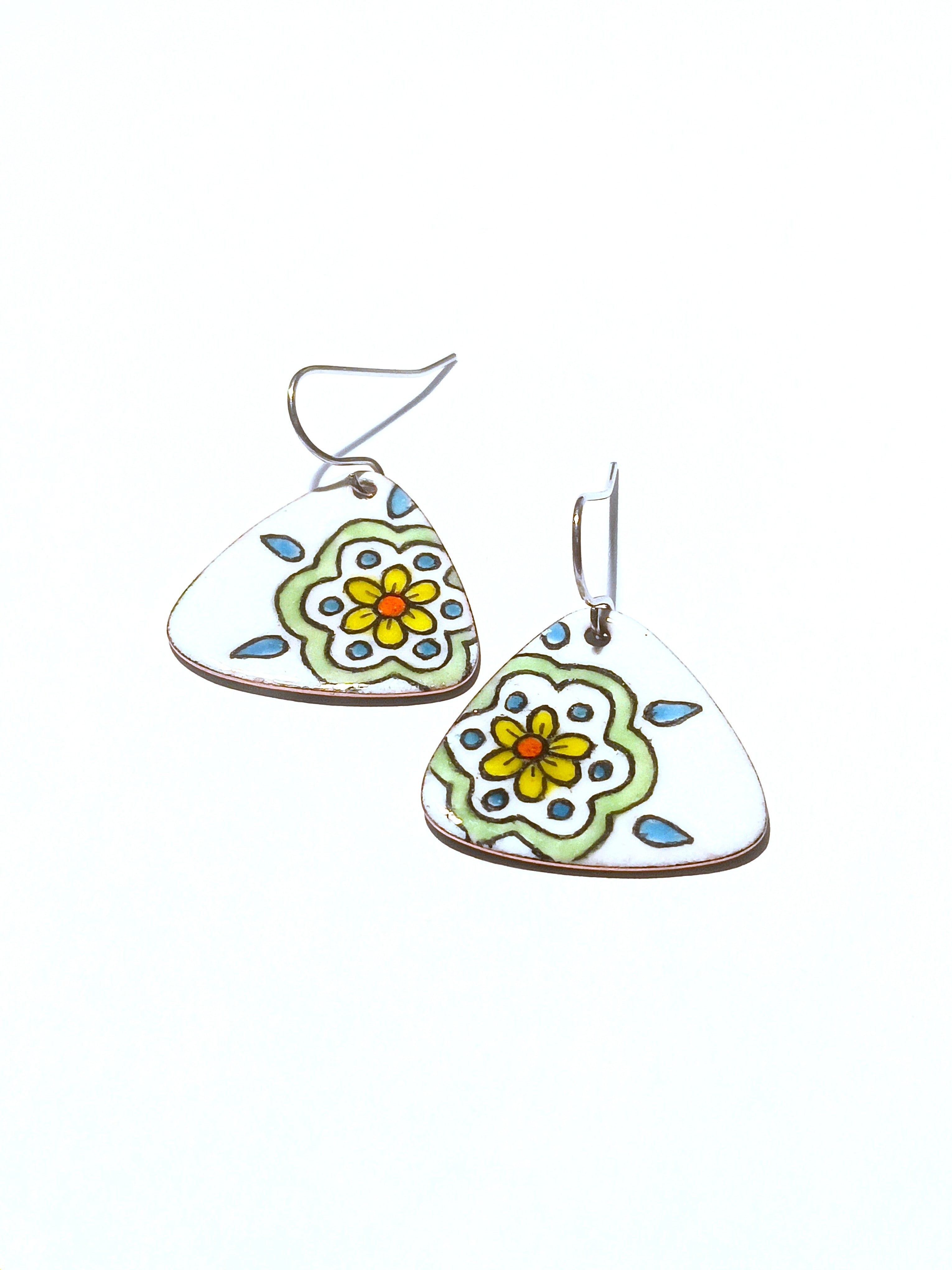 Boucles d’oreilles (triangle arrondi) en émail sur cuivre - Collection Bella