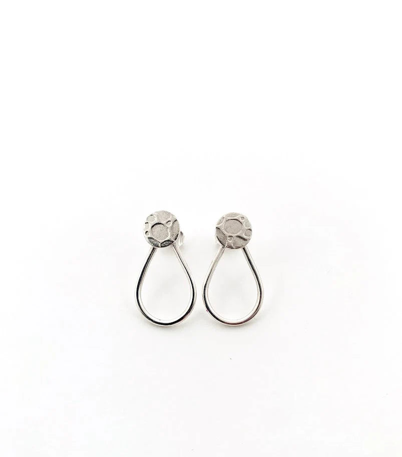 Boucles d’oreilles gouttes avec rond texturé en argent Sey Gou-05