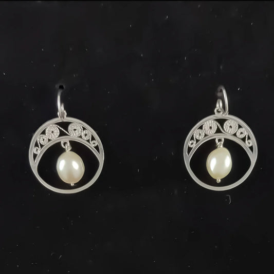 Boucles d'oreilles Cristina en argent et perle blanche RP42