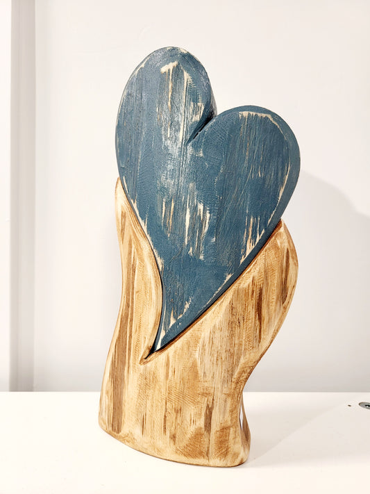 Coeur bleu en bois sur socle - Bertrand Massé artiste
