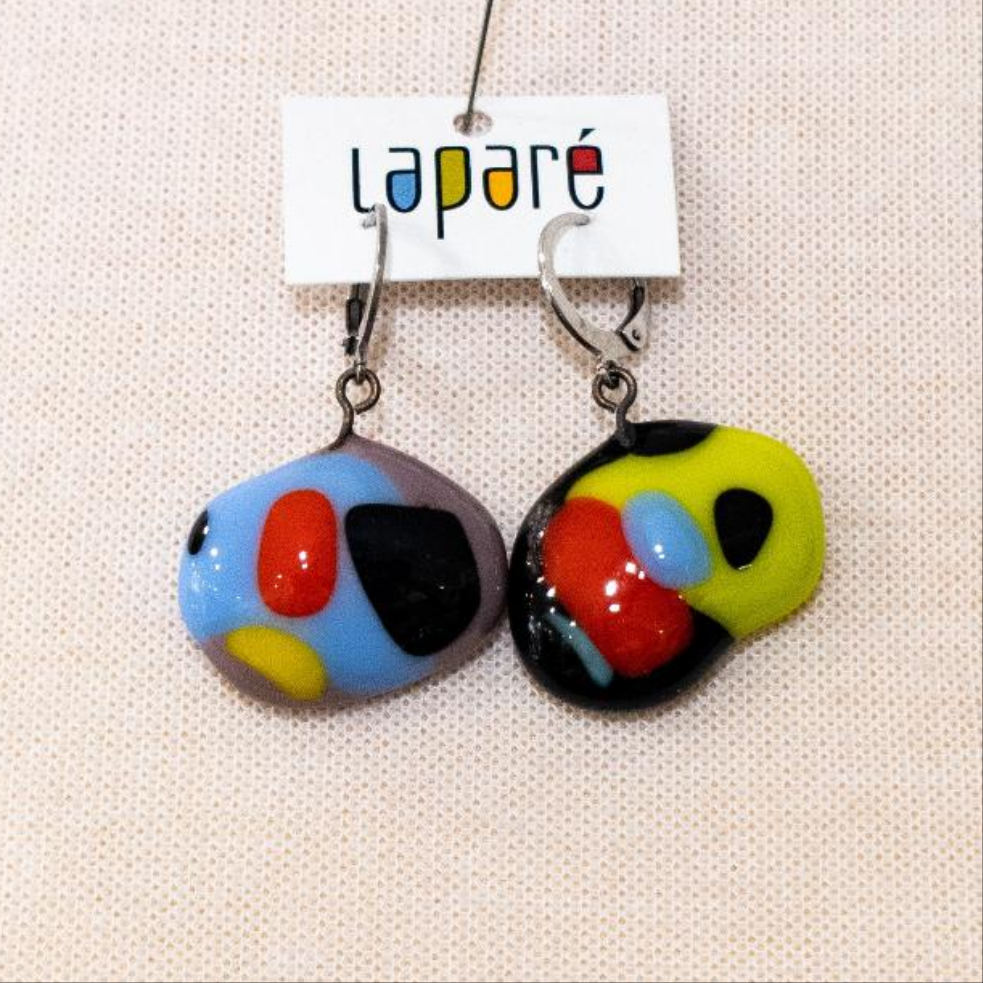 LAP - Boucles d'oreilles colorées en verre fusionné, Laparé bijoux.