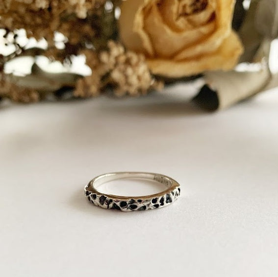 SEY - Sterling silver honeycomb ring. 