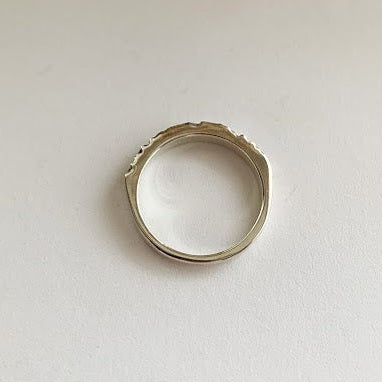 SEY - Bague alvéolée en argent Sterling.