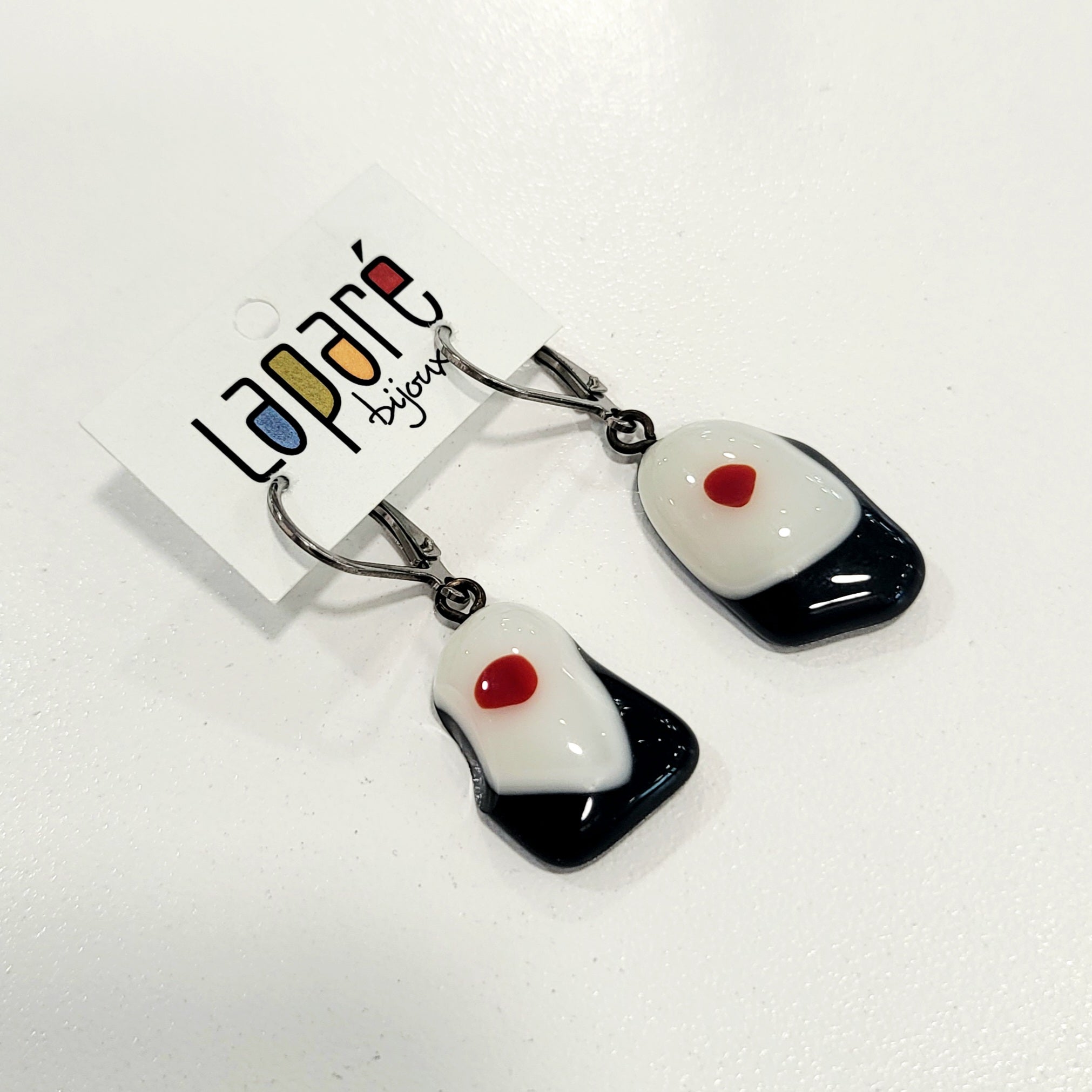 LAP - Boucles d'oreilles noires et blanches en verre fusionné, Laparé bijoux