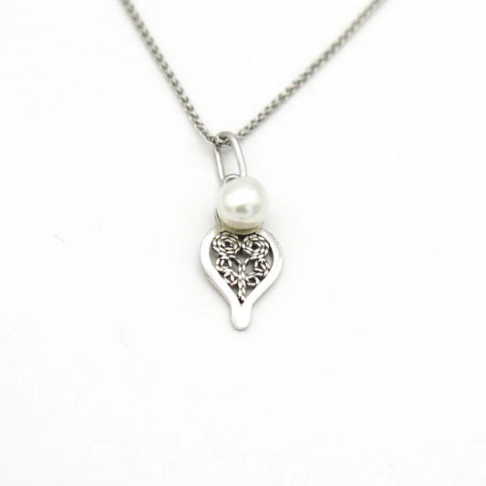 Pendentif Sandra en argent et perle Filigrane petite feuille RP40