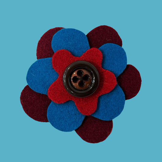 Broche fleur en laine