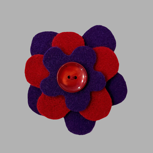 Broche fleur en laine