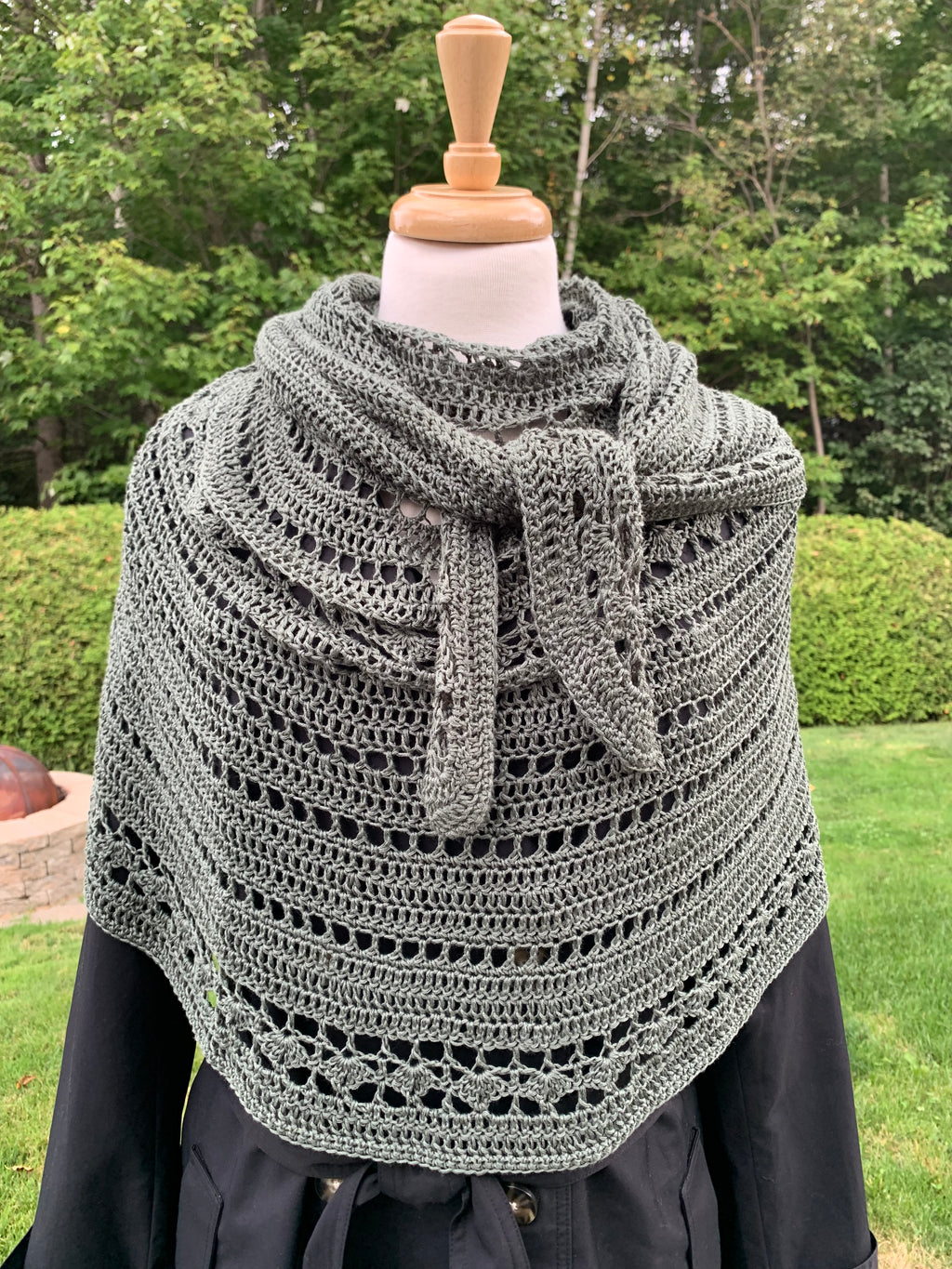Crochet-knitted bamboo shawl, in pine green