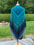 Grand châle triangle, dégradé en tons bleu et turquoise